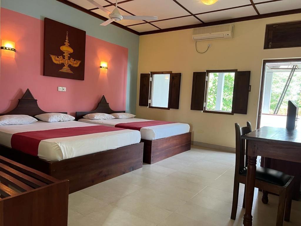 The Triangle Hotel Anuradhapura Δωμάτιο φωτογραφία